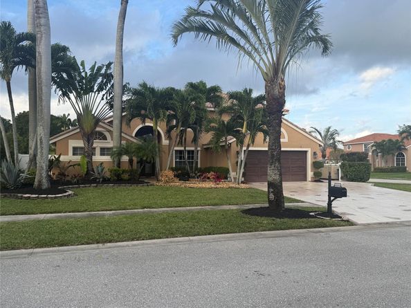 5532 Descartes Cir, Boynton Beach FL 33472