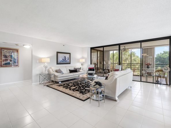 7572 Regency Lake Drive 401, Boca Raton FL 33433