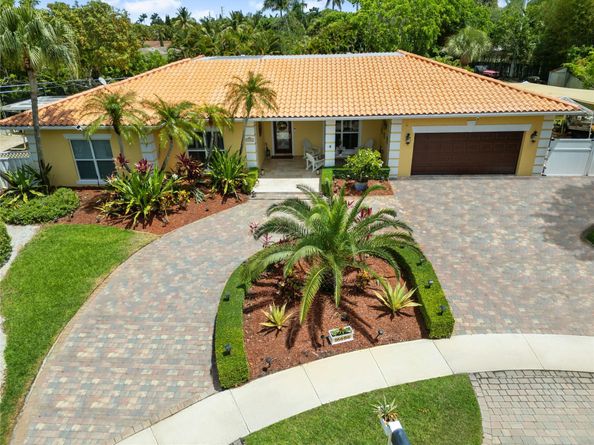 16686 Golfview Dr, Weston FL 33326