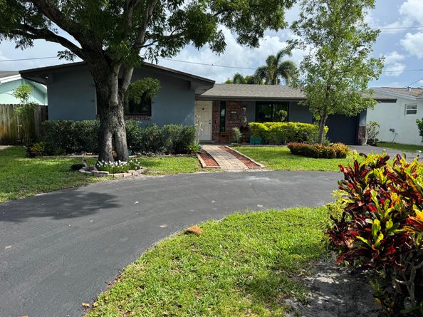 8780 NW 11th Street, Pembroke Pines FL 33024