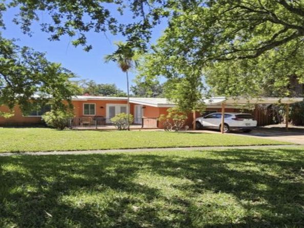 1101 E Country Club Circle, Plantation FL 33317