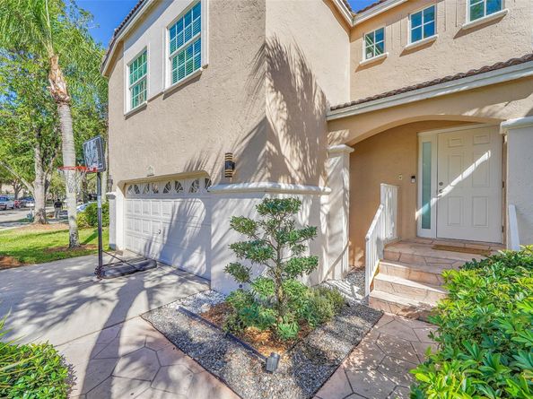 10615 NW 12th Court, Plantation FL 33322