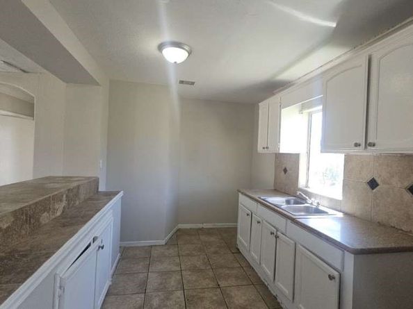 2301 Caplin Street, Houston TX 77026