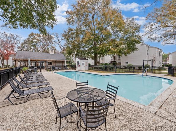 9809 Richmond Avenue J1, Houston TX 77042