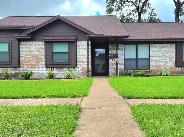 14422 Roundstone Lane, Houston TX 77015