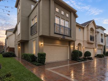 1303 Sherwood Point Lane