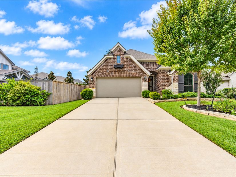 438 Devlin Shores Drive, Conroe TX 77304