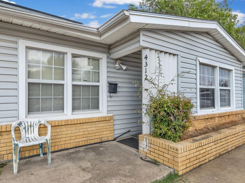 4312 S Hughes Avenue, Fort Worth TX 76119