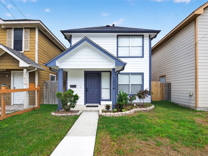 1214 Cleveland Street, Houston TX 77019