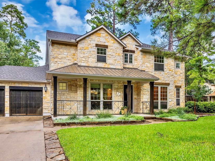 2 Glistening Pond Place, The Woodlands TX 77382