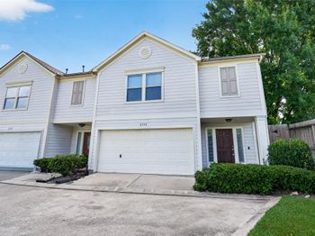 2735 Woodridge Manor Drive