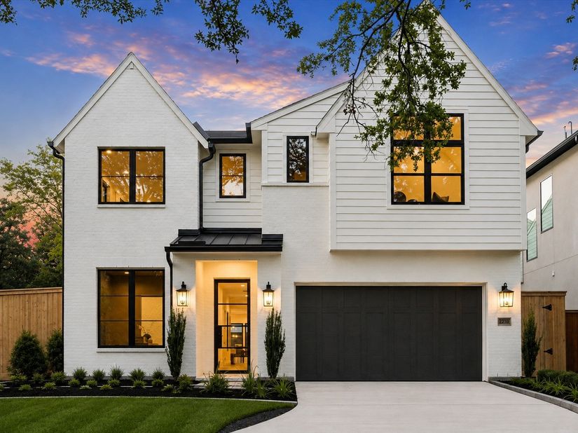 2250 Bartlett Street, Houston TX 77098