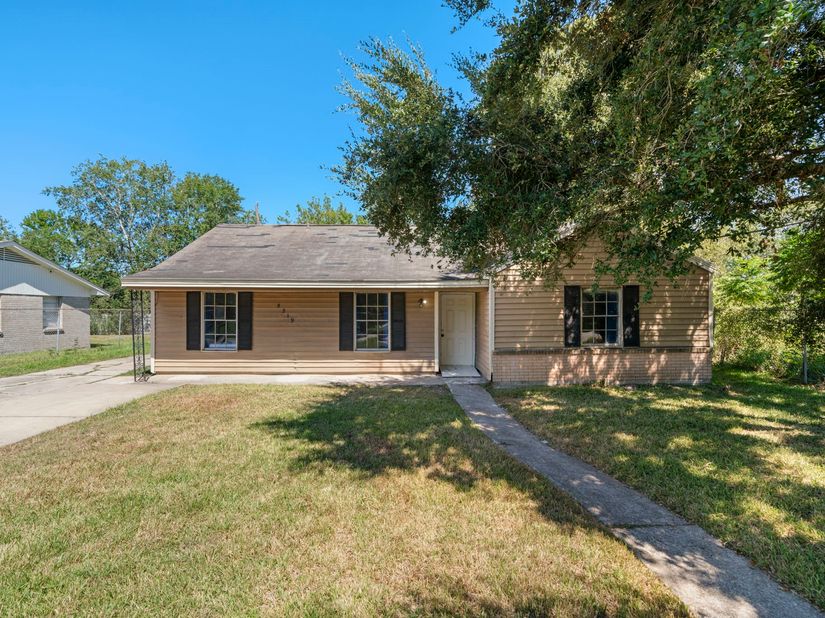 5319 Greylog Drive, Houston TX 77048