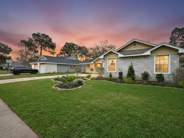 15427 Pebble Lake Drive, Houston TX 77095