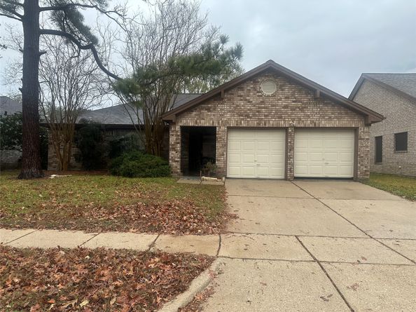 16747 Square Rigger Lane, Friendswood TX 77546