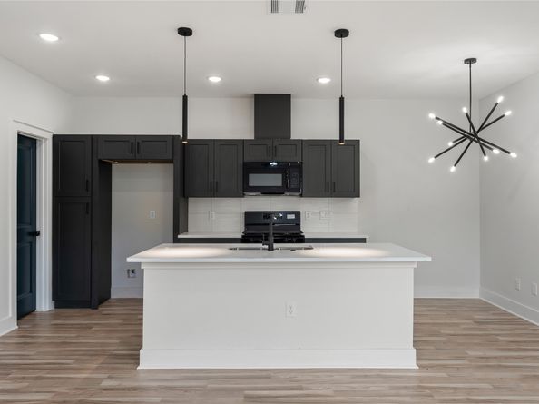 1615 Dolly Wright Street, Houston TX 77088