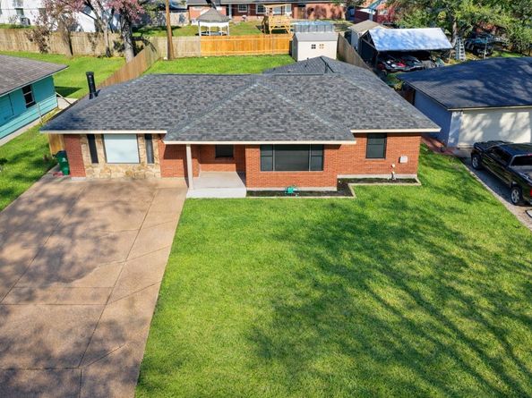 515 Maple Way, Houston TX 77015