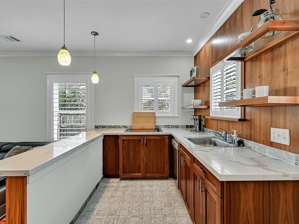 311 E 8th Street, Houston TX 77007