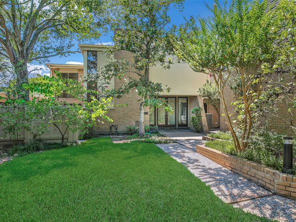 15607 Memorial Drive, Houston TX 77079