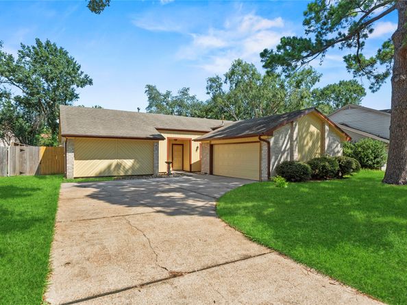 15362 Meadow Village Drive, Houston TX 77095