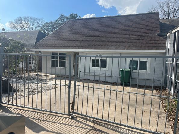 12501 W Hardy Road, Houston TX 77037