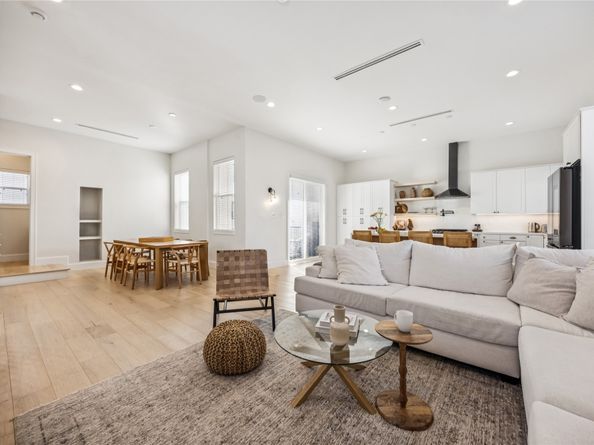 1127 W 16th Street C, Houston TX 77008