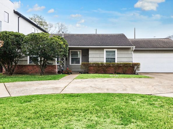 4629 Valerie, Bellaire TX 77401