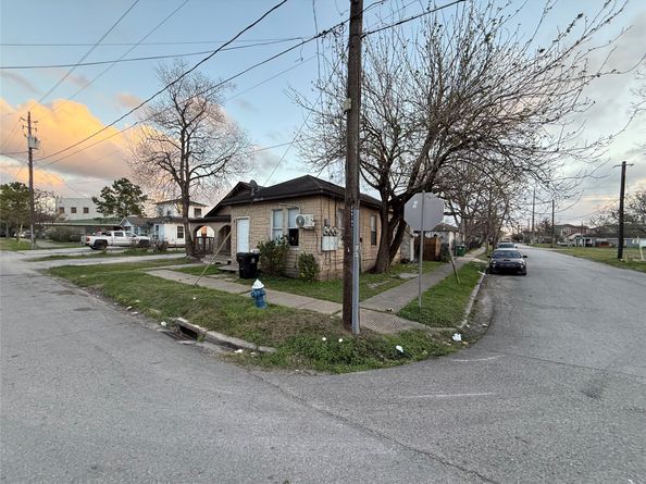 7304 Avenue F, Houston TX 77011