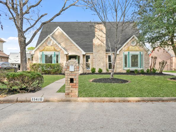 11410 Galbreath Drive, Houston TX 77066
