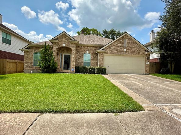 4902 Quiet Canyon Drive, Friendswood TX 77546