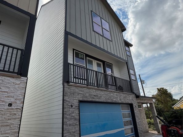 2707 Berry Street, Houston TX 77004