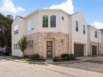 7702 West Side Villas Lane