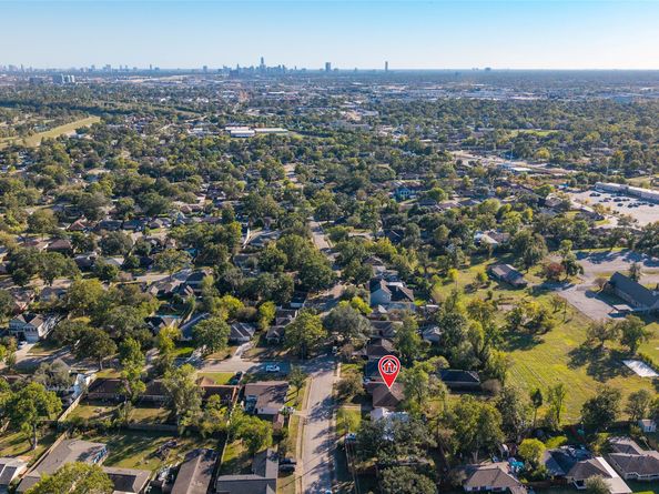 4801 Sanborn Drive, Houston TX 77092