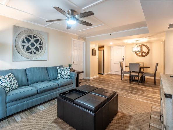 3525 Sage Road 913, Houston TX 77056