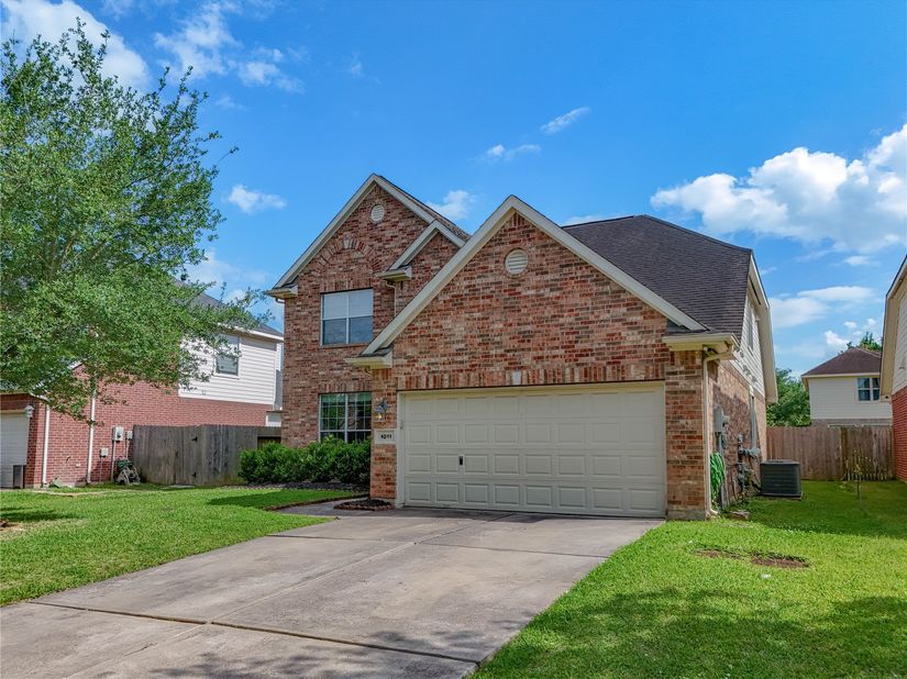 1011 Jasons Bend Drive, Sugar Land TX 77479