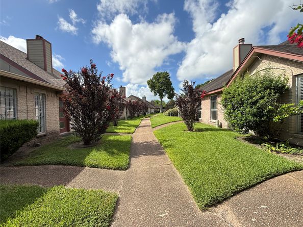 7943 W Airport Boulevard, Houston TX 77071