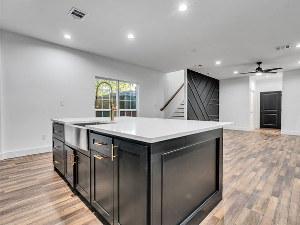 237 Hahlo Street, Houston TX 77020