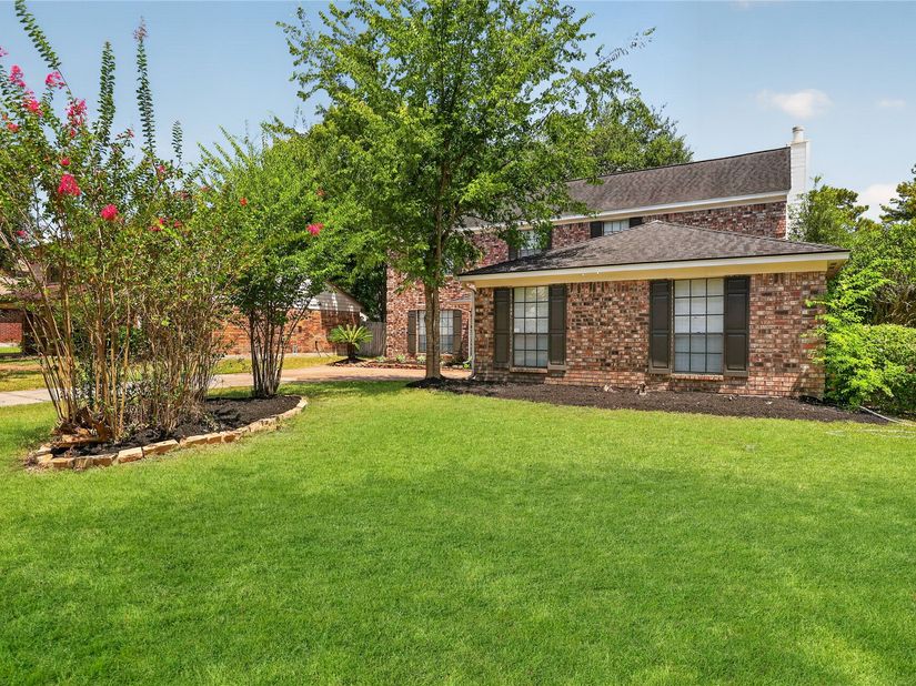 3806 Forest Village Drive, Houston TX 77339