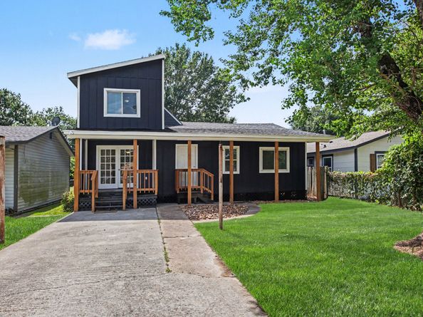302 Lawrence Street, Tomball TX 77375