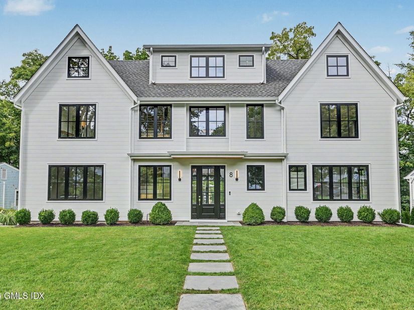 8 Somerset Lane, Riverside CT 06878