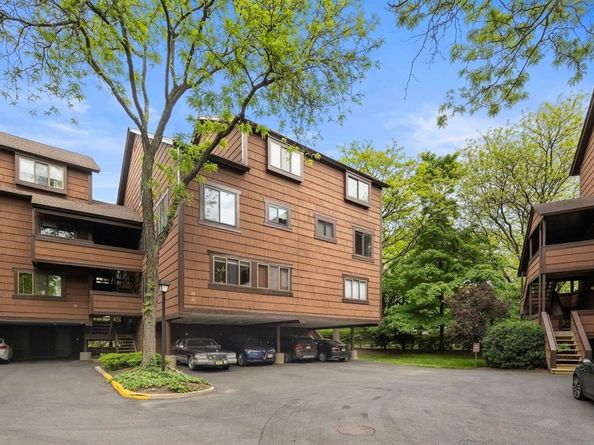 29 Marina Key, Secaucus NJ 07094