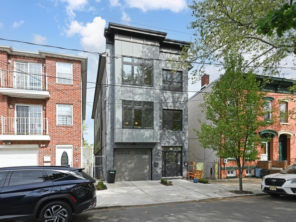173 Halladay St 1, Jersey City NJ 07304