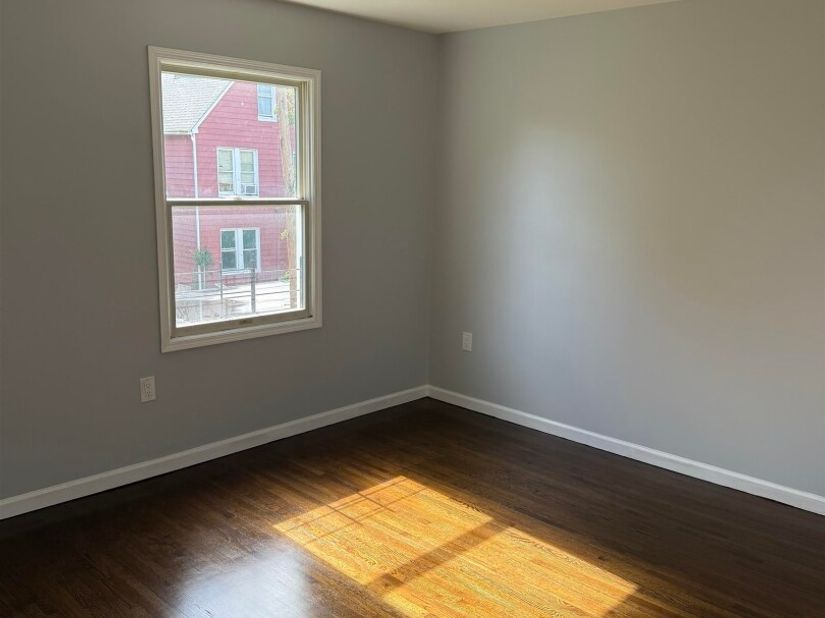 129 Myrtle Ave, Jersey City NJ 07305