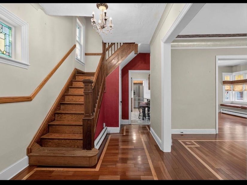 20 75th St, North Bergen NJ 07047