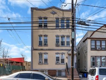 305 Cator Ave