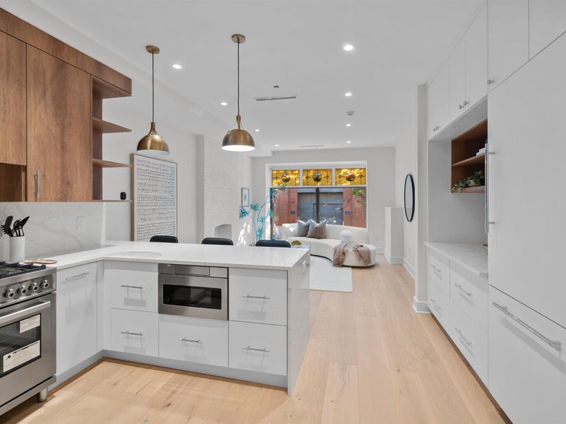 225 Montgomery St A, Jersey City NJ 07302