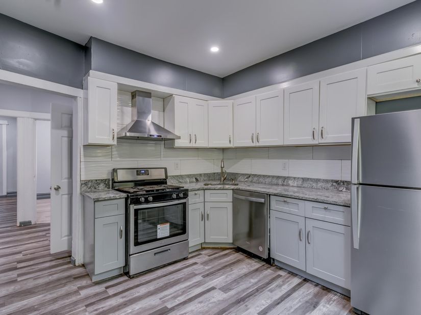 25 Bartholdi Ave, Jersey City NJ 07305