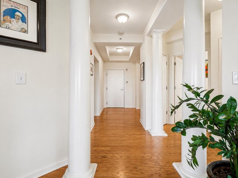 15 Enterprise Ct 409, Jersey City NJ 07305