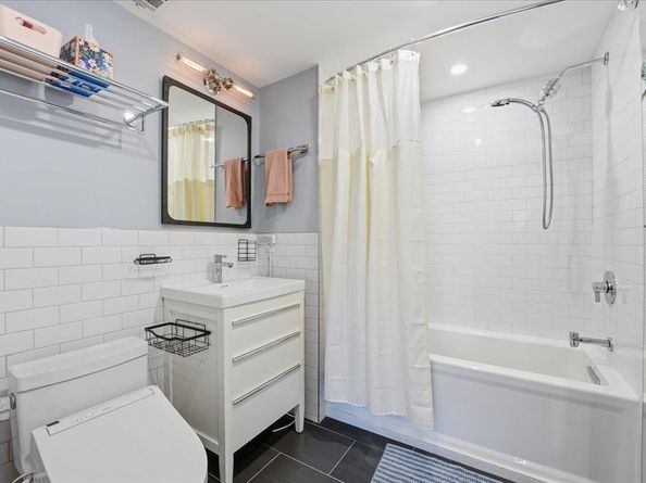 219 Grand St 4A, Hoboken NJ 07030