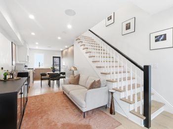 327.5 7th St